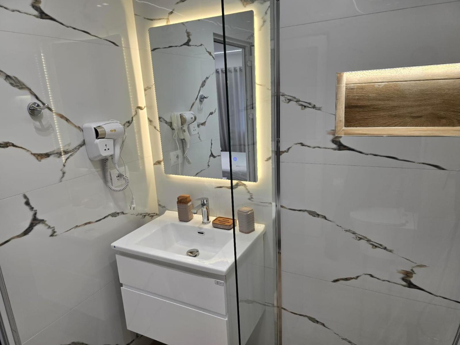 Aila Apartment Sarande Ngoại thất bức ảnh